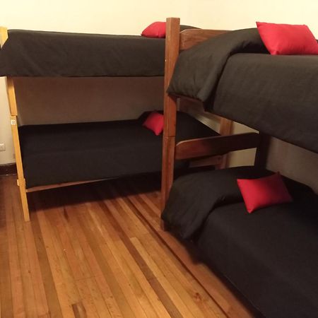 Hostal Irreal Santiago Buitenkant foto