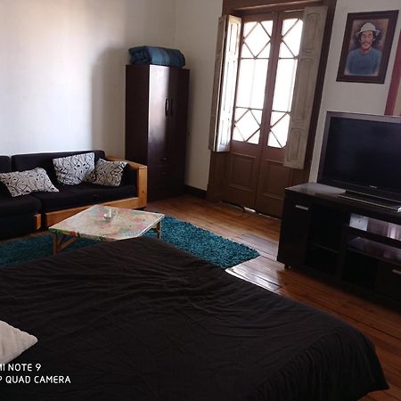 Hostal Irreal Santiago Buitenkant foto
